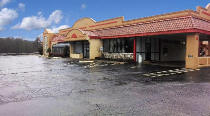 Americas Best Value Inn Marion NC - image 9