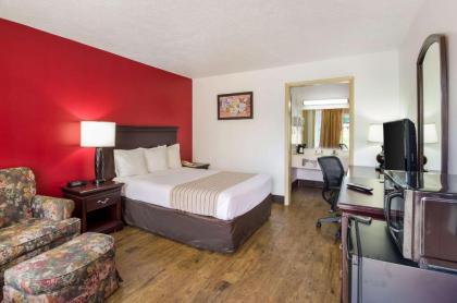 Econo Lodge Marion I-81 - image 14