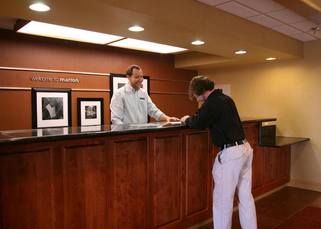 Hampton Inn Marion - image 3