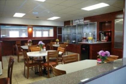 America's Best Value Inn-Marion - image 2