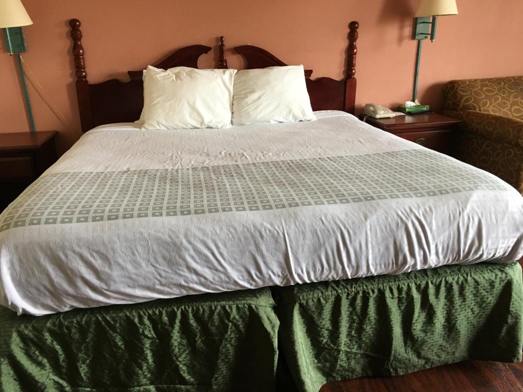 America's Best Value Inn-Marion - image 6