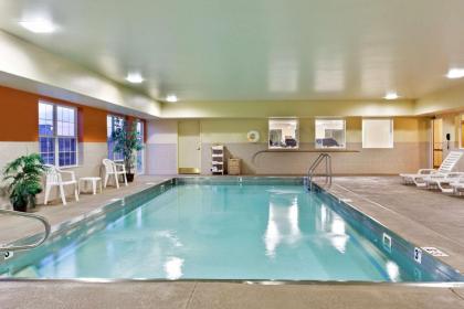 Country Inn & Suites by Radisson Marion IL - image 12