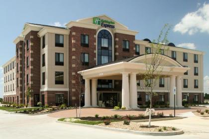 Holiday Inn Express & Suites Marion Northeast an IHG Hotel - image 10