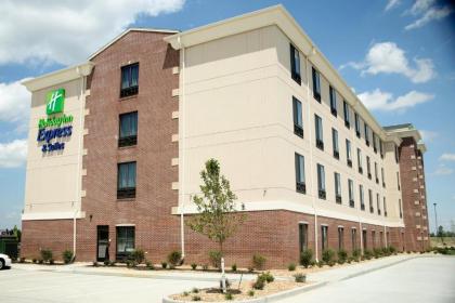Holiday Inn Express & Suites Marion Northeast an IHG Hotel - image 8