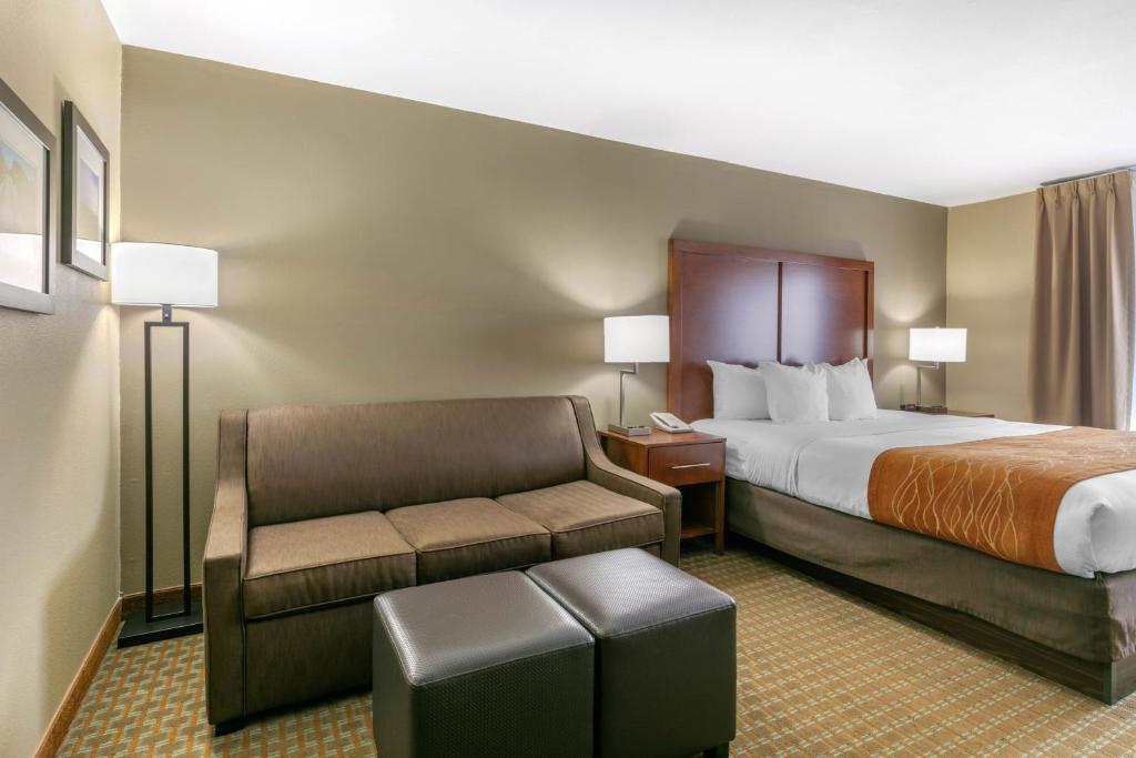Comfort Inn & Suites Marion I-57 - image 7