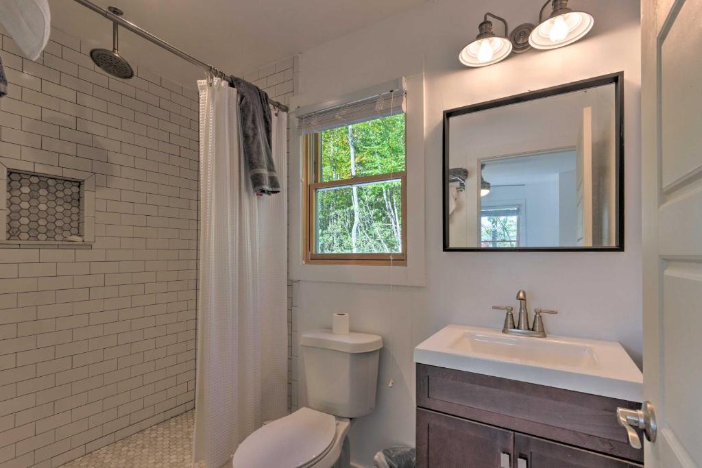 Reclusive Mountaintop Home with Stunning Views! - image 2