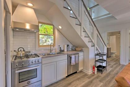 Reclusive Mountaintop Home with Stunning Views! - image 7