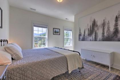 Spacious Mountain Escape near Mount Mitchell! - image 14