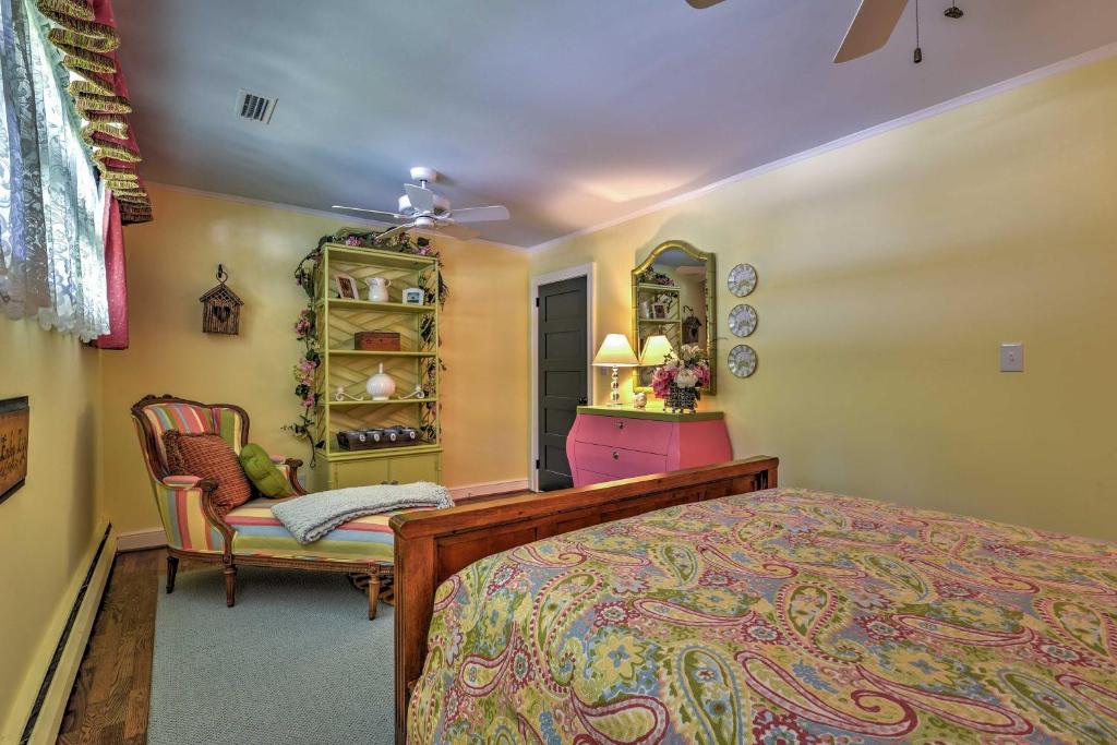 La Petite Chalet Cottage in Little Switzerland! - image 4