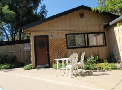 Yosemite Bed and Breakfast - image 15