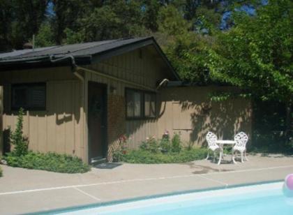 Yosemite Bed and Breakfast - image 9