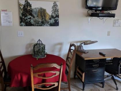 Yosemite Nights Bed & Breakfast - image 13