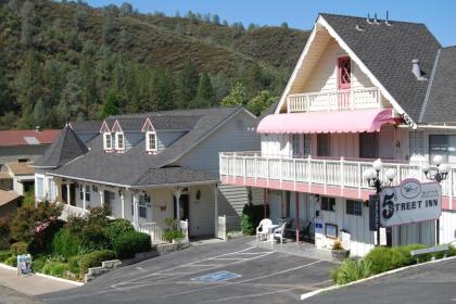5th Street Inn - image 10