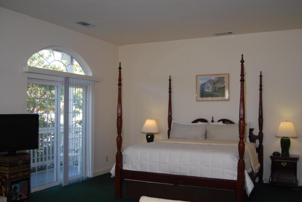 5th Street Inn - image 2