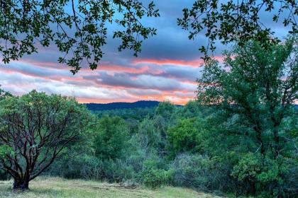 Mariposa Home with Furnished Patio and Sierra Mtn Views - image 10