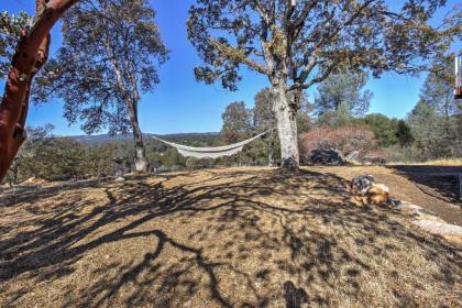 Mariposa Home with Furnished Patio and Sierra Mtn Views - image 7