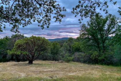 Mariposa Home with Furnished Patio and Sierra Mtn Views - image 8