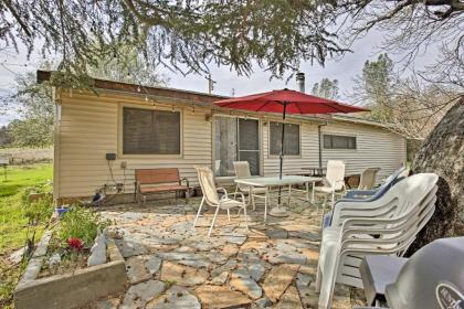 Private Buckeye and Boulders Cabin Near Yosemite! - image 9