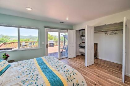 Stunning Treetop Villa - 1 Mi to Mariposa! - image 14
