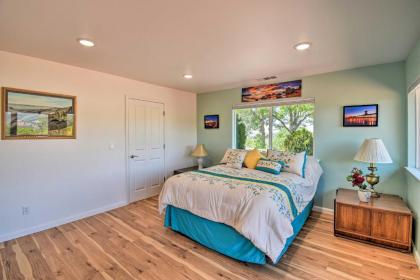 Stunning Treetop Villa - 1 Mi to Mariposa! - image 15