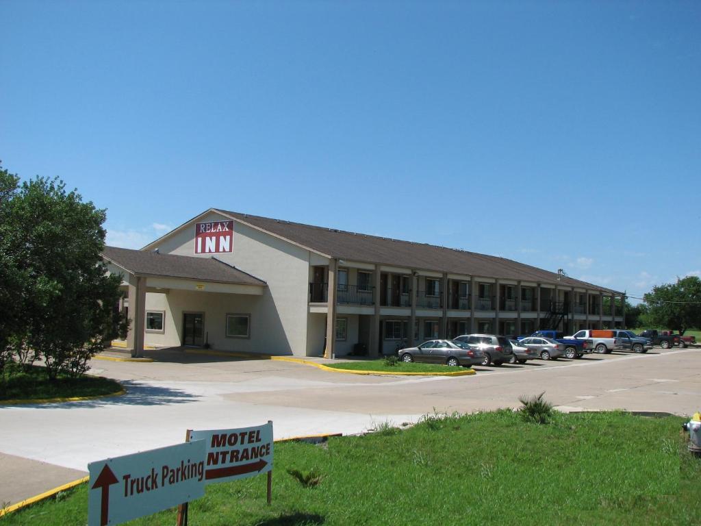 Relax Inn Marlin - main image
