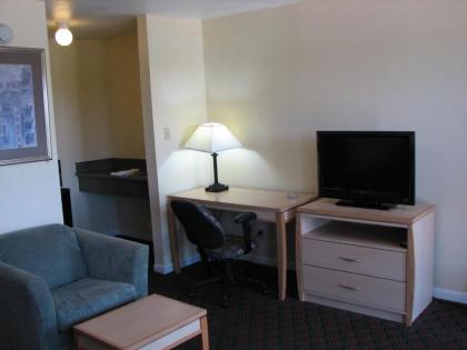 Relax Inn Marlin - image 11