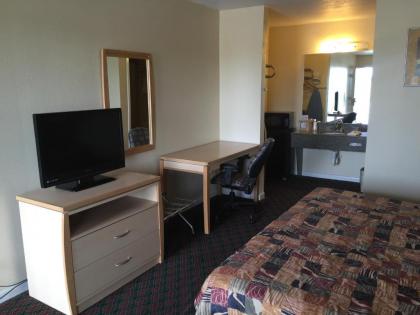Relax Inn Marlin - image 3