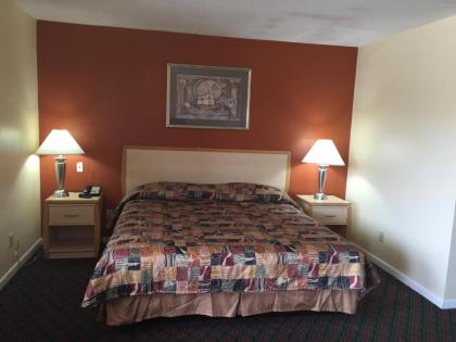 Relax Inn Marlin - image 4