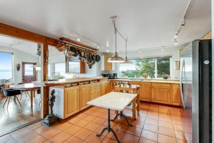 The Artists' Beachhouse - image 12