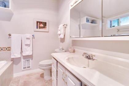 Marrowstone Island Beach Home - image 4
