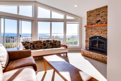 Marrowstone Island Beach Home - image 9