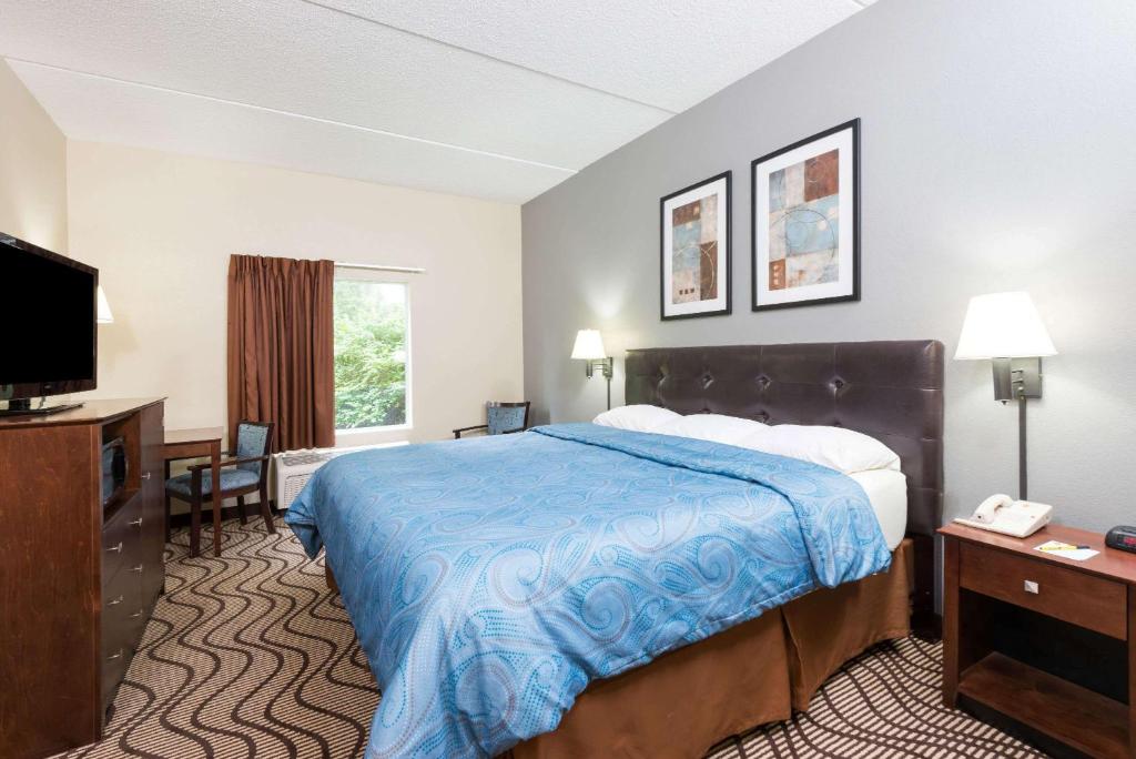 Super 8 by Wyndham Mars/Cranberry/Pittsburgh Area - image 4