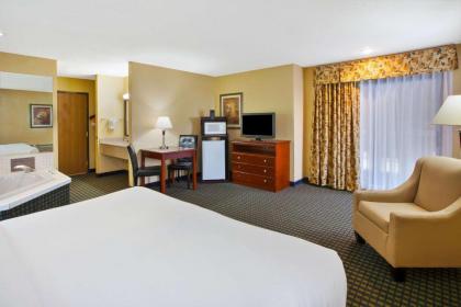 Quality Inn of Marshall - image 15