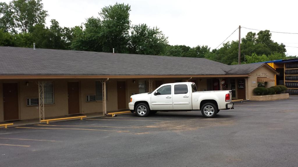 Texas Inn Motel - image 3