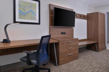 Holiday Inn Express & Suites - Marshalltown an IHG Hotel - image 10