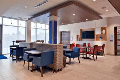 Holiday Inn Express & Suites - Marshalltown an IHG Hotel - image 15