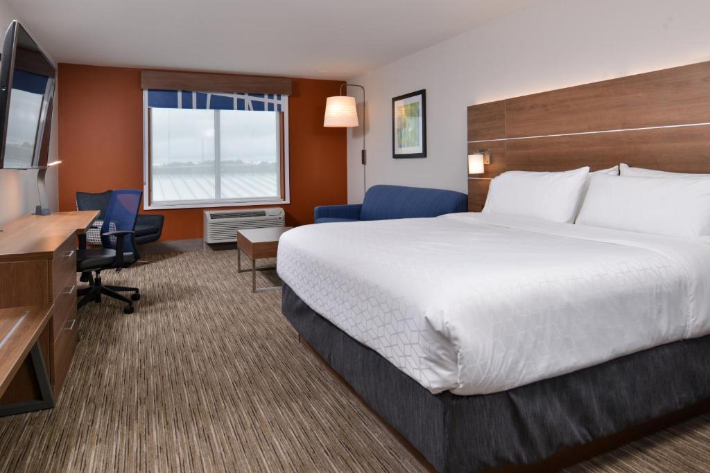 Holiday Inn Express & Suites - Marshalltown an IHG Hotel - image 5