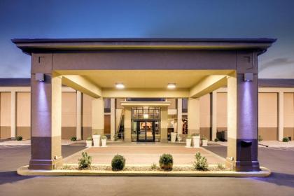 Holiday Inn Express marshfield   Springfield Area an IHG Hotel Missouri