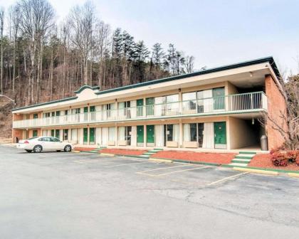 Econo Lodge Martinsville - image 1