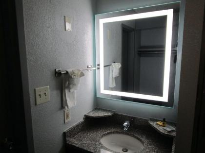 Best Western Plus St. Louis West-Westport - image 8