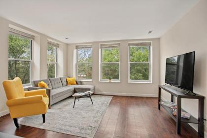 Vogue Apartment next to ForestPark/WashU/BJC - image 1
