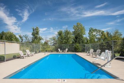 Super 8 by Wyndham Marysville - image 10