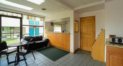 Rodeway Inn - image 14