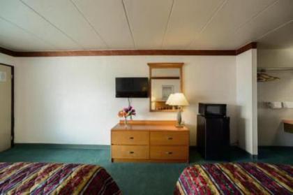 Rodeway Inn - image 2