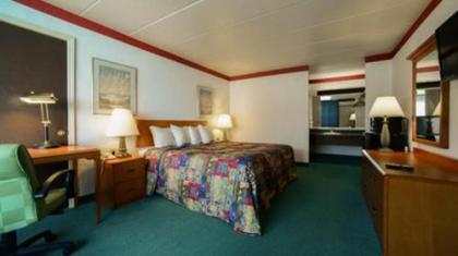 Rodeway Inn - image 8