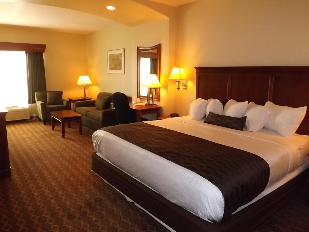 Best Western Plus MidAmerica Hotel - image 7