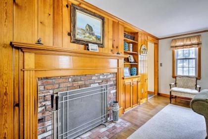 Family Home with Beach Gear and BBQ Walk to Shore - image 7