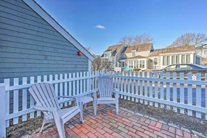 Cape Cod Casa with Ocean View and Pvt Beach Access - image 12