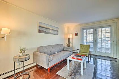 Cape Cod Casa with Ocean View and Pvt Beach Access - image 8