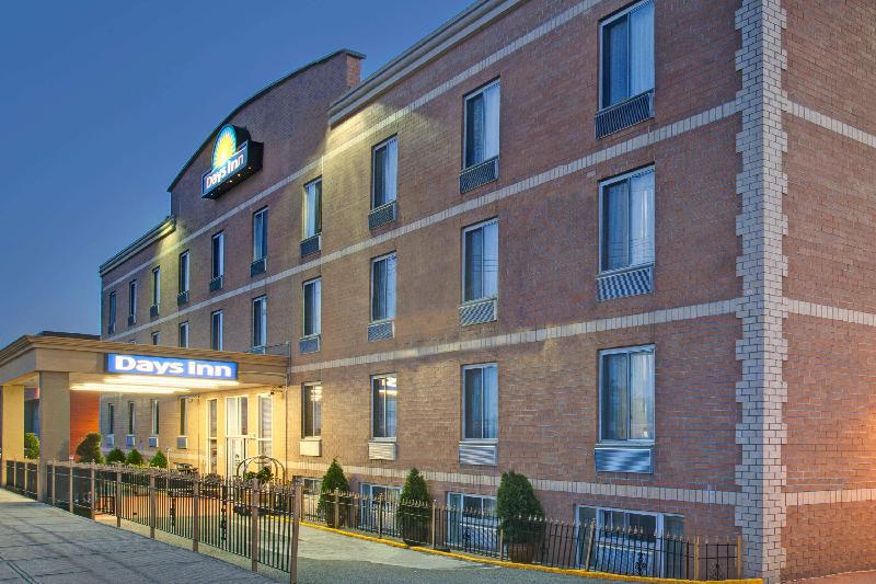 Days Inn by Wyndham Jamaica / JFK Airport - image 4